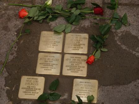 Stolpersteine Borne Steentjes: De familie van Gelder – Grotestraat 212