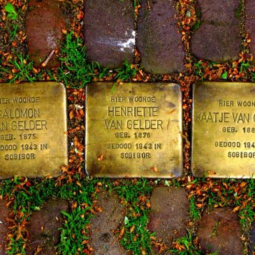 Stolpersteine Borne Steentjes: De familie van Gelder – Koppelsbrink 36