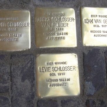 Stolpersteine Borne Steentjes: De heer van Gelder – Nieuwe Kerkstr. 26