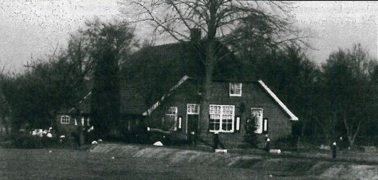 Boorn & Boerschop 2002-01: WANDELING OP DE ZENDERSE ES