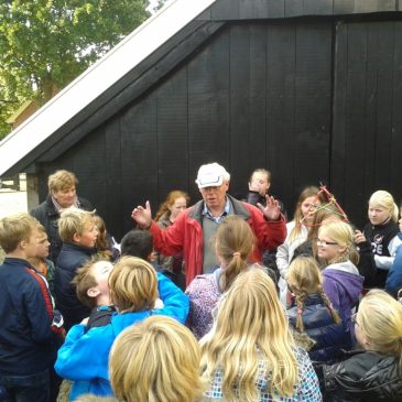 2013-okt, Twents educatief kwarteerken, basisscholen op bezoek in de Oale Schöp.